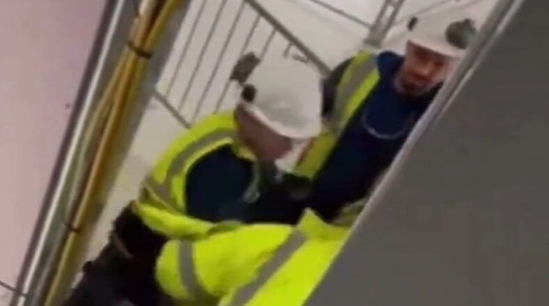 Construction worker knocks boss out for punching him