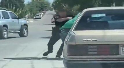 Cop removes bodycam and vest to fight random man in the street