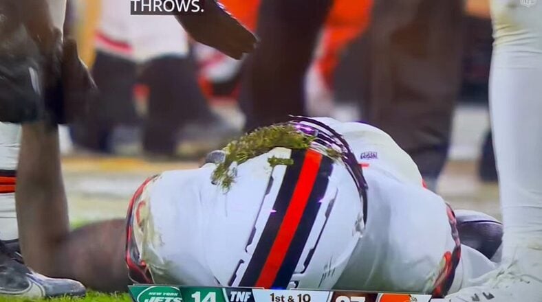 Elijah Moore has seizure after being hit in Browns-Jets game