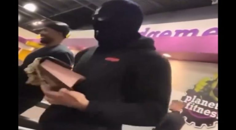 Robber hides from cops looking for him on Planet Fitness treadmill