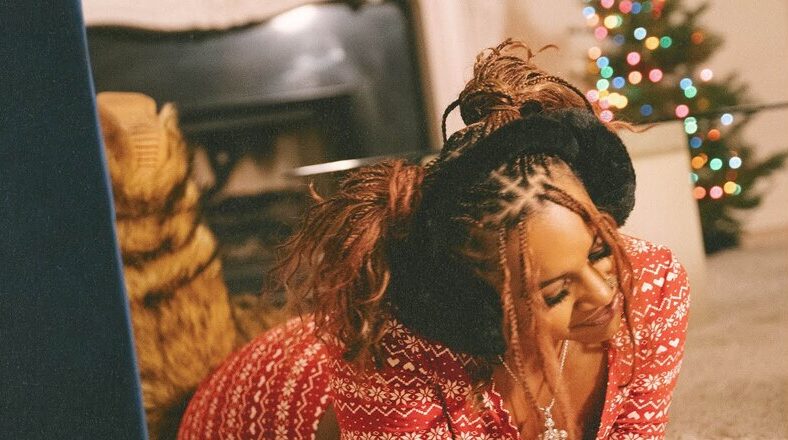 Alex Vaughn releases "Something Bout The Season" for Christmas