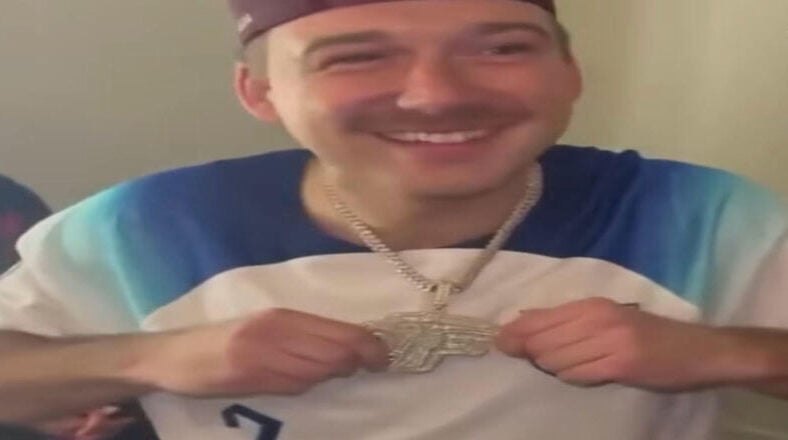Lil Durk gifts Morgan Wallen an OTF chain