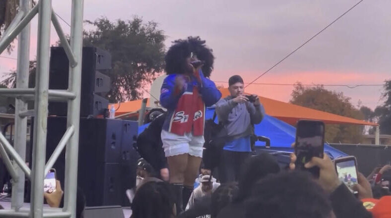 SZA and more perform at TDE's Christmas concert & toy drive