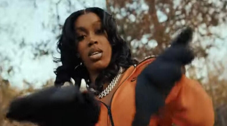 Asian Doll releases new "Can't Hang" single