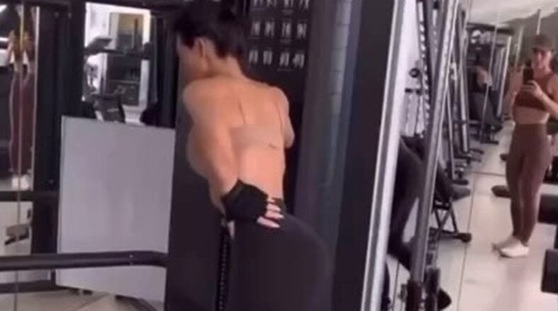 Kim Kardashian clowned by fans for workout routine