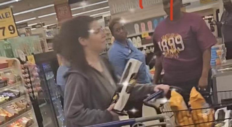 Upset woman hits another woman with a drink in Food Lion