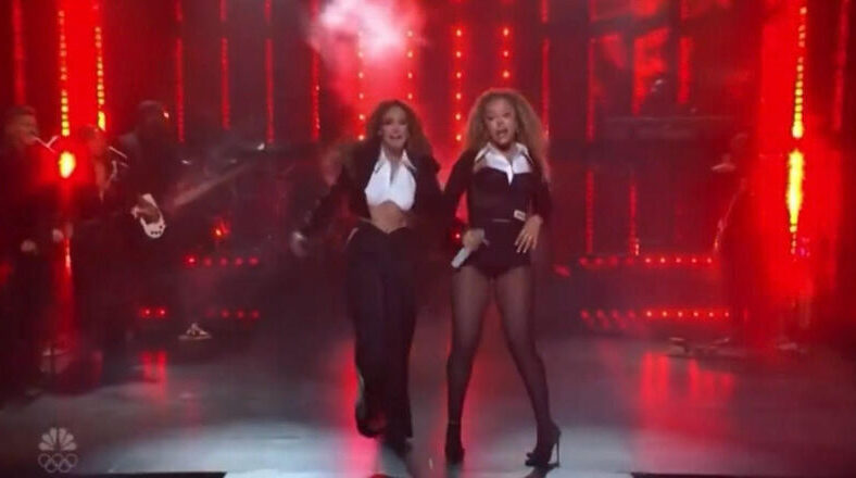 Jennifer Lopez & Latto perform "Can't Get Enough" on "SNL"