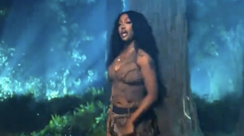 SZA performs unreleased "Saturn" single during Grammys
