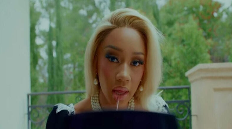 Saweetie releases "Richtivities" single