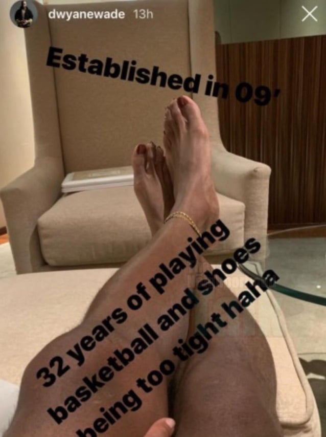 Dwyane Wade shows off his painted toenails on IG Story.