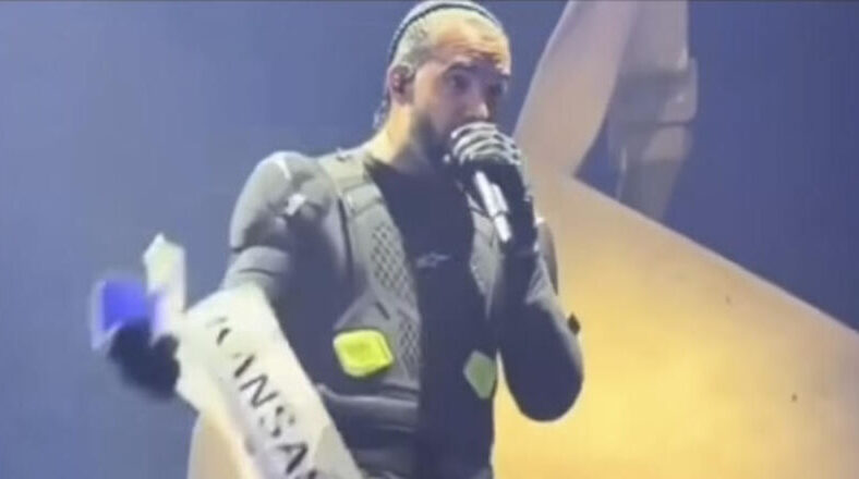 Drake offers $160k to fan to pay off deceased mother's mortgage