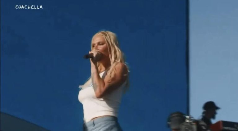 Kesha changes "Tik Tok" lyric to diss Diddy at Coachella