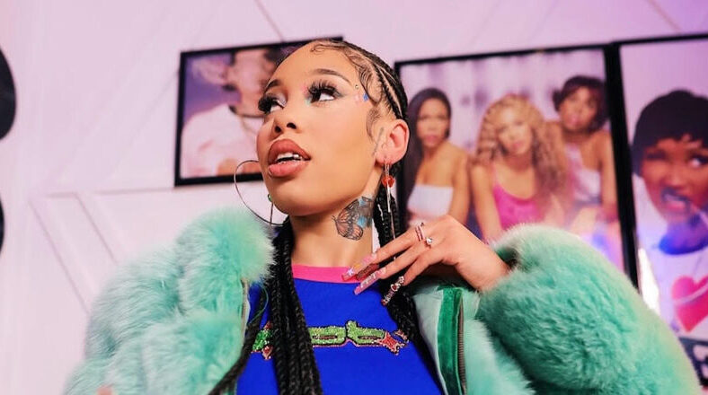 Anycia delivers electric show at Lyrical Lemonade Summer Smash