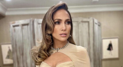 Jennifer Lopez files for divorce from Ben Affleck