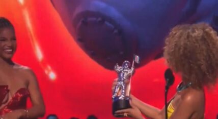 Tyla defends Halle Bailey after VMA Award misunderstanding