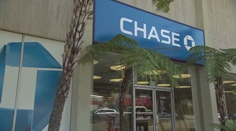 JPMorgan Chase ATM machine with a check deposit screen