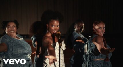 Ari Lennox releases new "Smoke" single