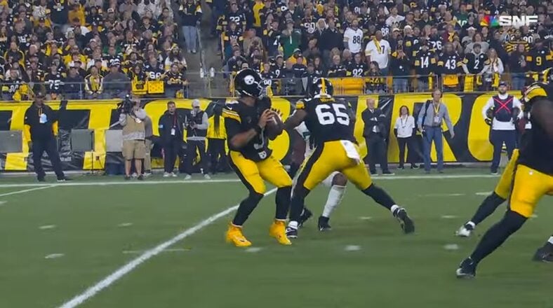 Russell Wilson throwing a pass during his Pittsburgh Steelers debut in Week 7 against the New York Jets.