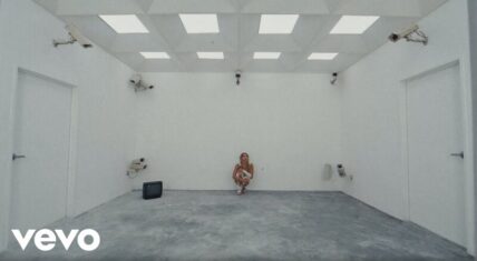 Tinashe releases visuals for "Cross That Line"