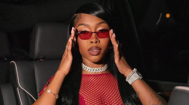 Tink to host her Winter's Diary Festival in Chicago
