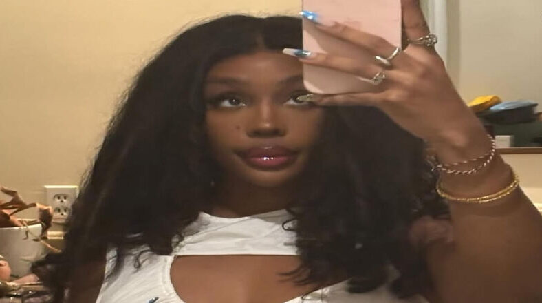 SZA denies that she removed Frank Ocean feature from "Lana" album