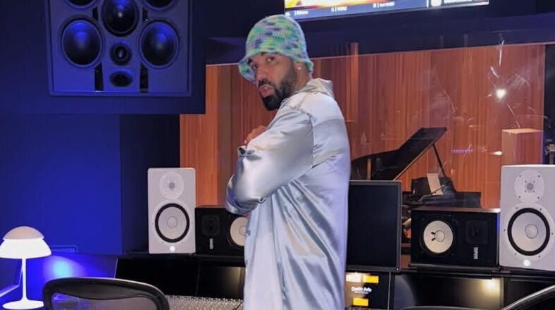 Drake bets $210,000 on Ravens in playoff game vs Steelers