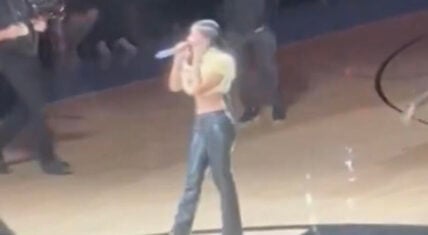 Mariah The Scientist delivers halftime show at Atlanta Hawks game