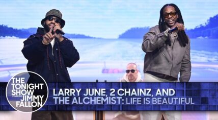 Larry June, 2 Chainz & Alchemist perform on "The Tonight Show"