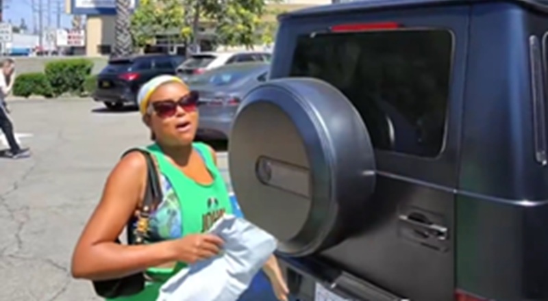 Taraji P. Henson appeared to be preparing to go to the gym, when a male fan approached her. The man told Taraji that he has always been a fan of hers and had a crush on her. When he asked her if she was single, Henson confirmed she was. But when he offered to be her man, she laughed, told him to have a good day, and walked inside the building.