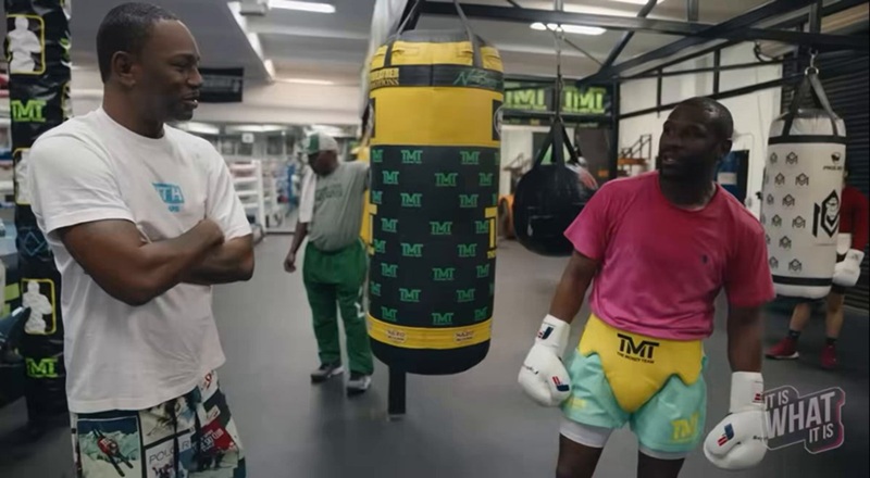Floyd Mayweather says he’s “more than good” amid lawsuits and broke rumors in Cam’ron interview [VIDEO]